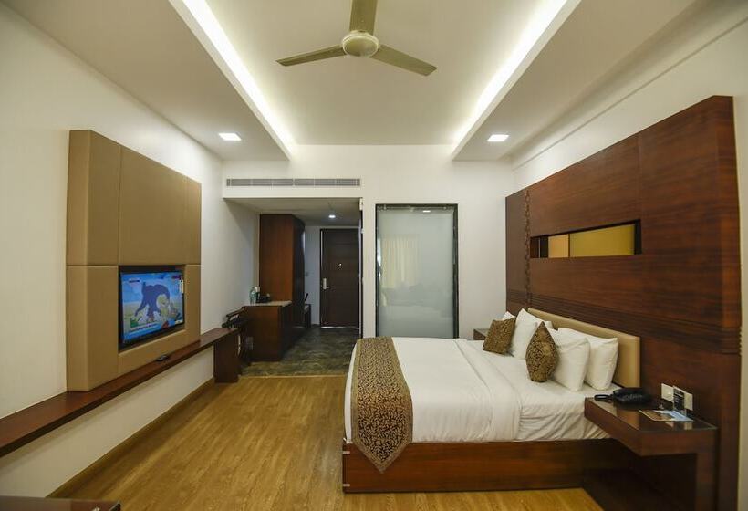 فندق Spoorti Resort And Club