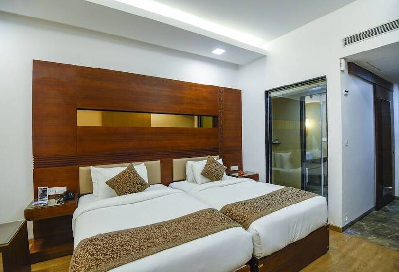 فندق Spoorti Resort And Club