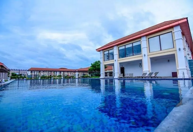 Hotelli Spoorti Resort And Club