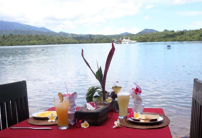 فندق White Sandy Beach Menjangan