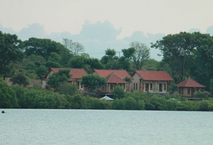 فندق White Sandy Beach Menjangan