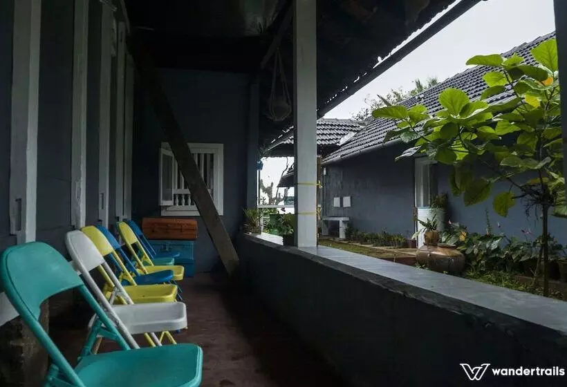 ペンション Bungalow 1934   A Wandertrails Showcase