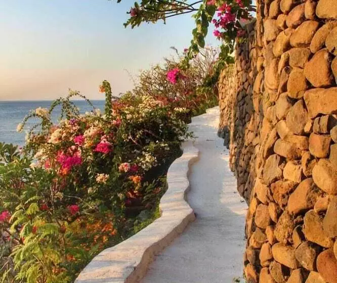 Majatalo Waenis Sunset View