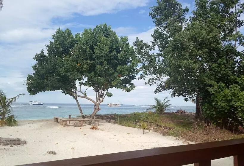 Aamiaismajoitus (B&B) Losmen Anugrah