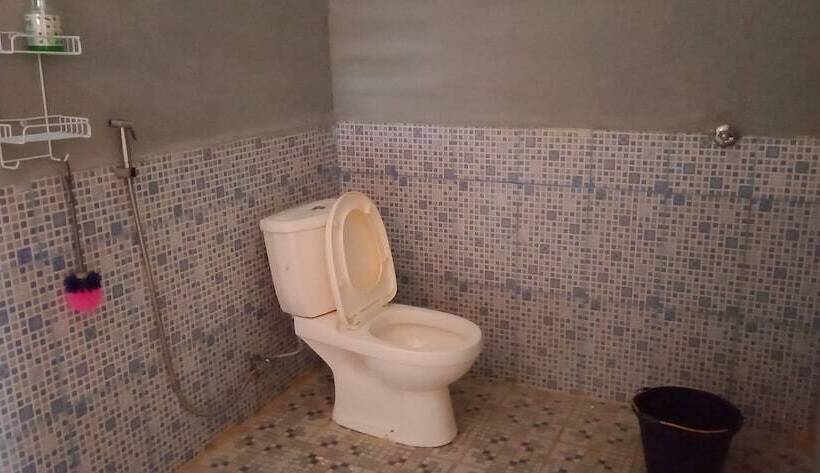 مبيت وإفطار Losmen Anugrah