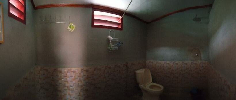 مبيت وإفطار Losmen Anugrah