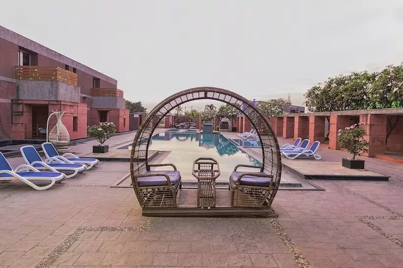 ホテル Sapphero Harshraj Resort