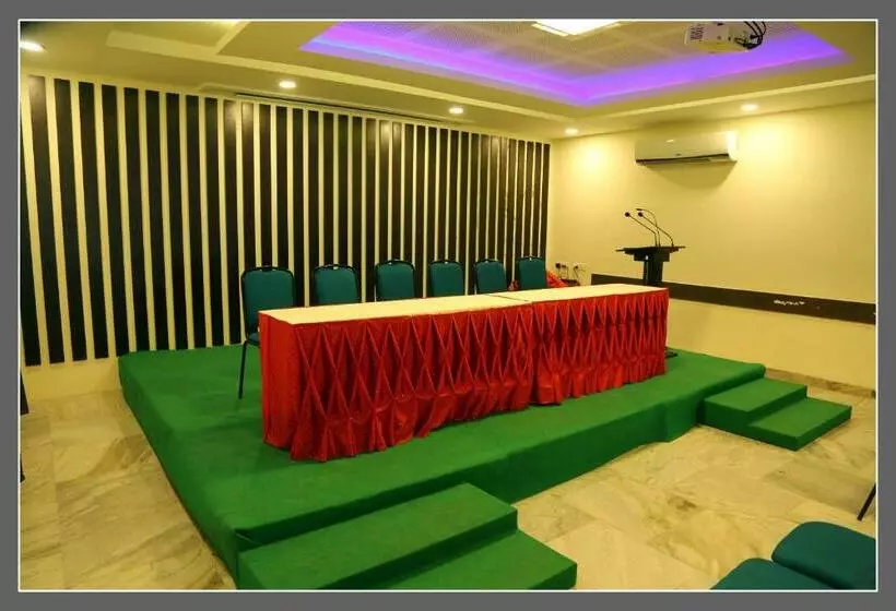 Hotelli Senthil Residency