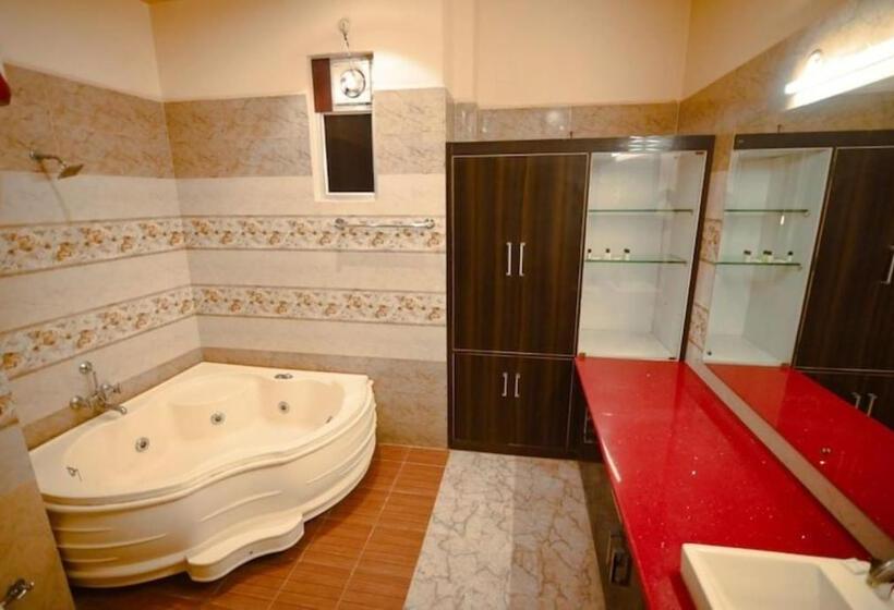 Taraji Resort Hotel And Restaurant