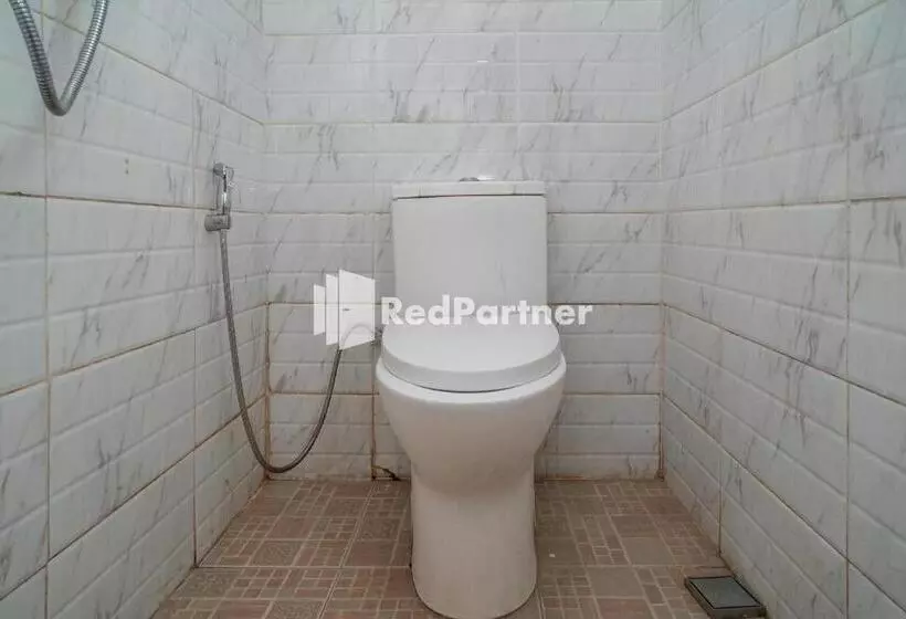 Hotelli Yayah Rooms Bogor Syariah Mitra Reddoorz