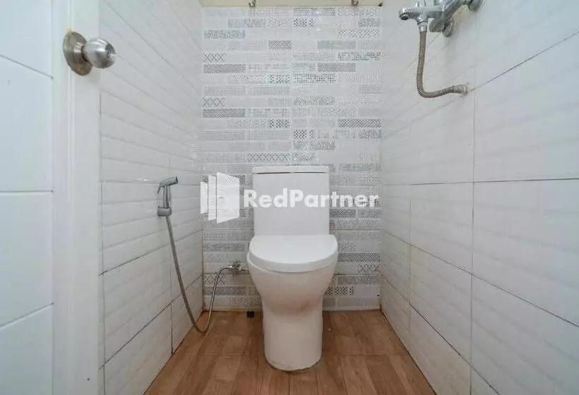Hotelli Yayah Rooms Bogor Syariah Mitra Reddoorz