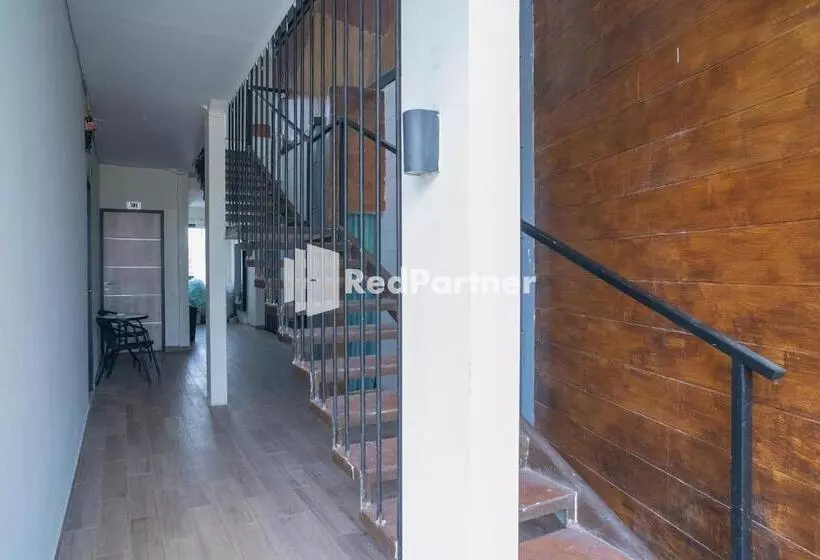 Hotelli Yayah Rooms Bogor Syariah Mitra Reddoorz