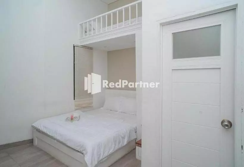 Hotelli Yayah Rooms Bogor Syariah Mitra Reddoorz
