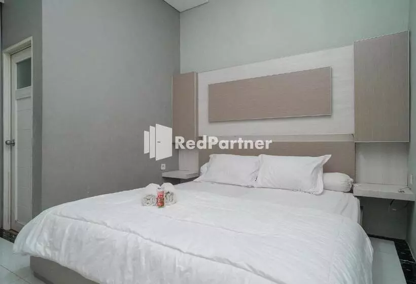 Hotelli Yayah Rooms Bogor Syariah Mitra Reddoorz