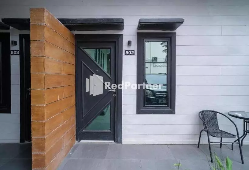 Hotelli Yayah Rooms Bogor Syariah Mitra Reddoorz