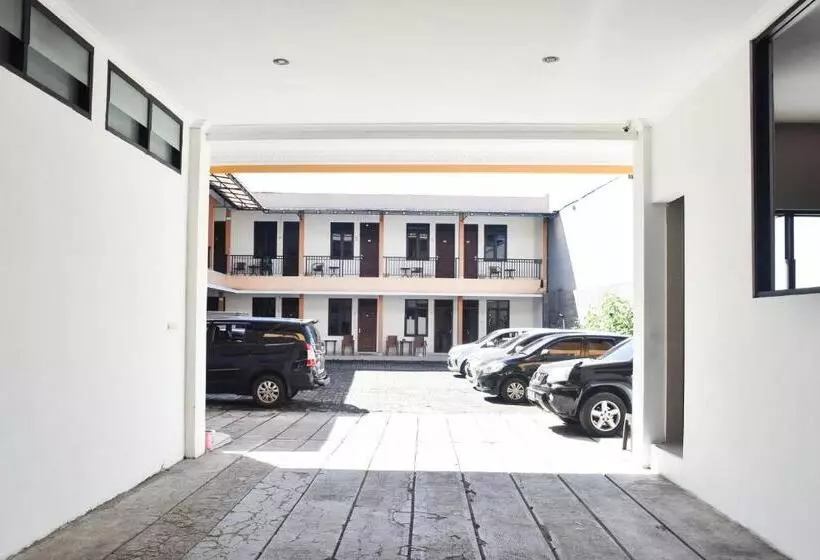 Motelli Reddoorz Near Alun Alun Wonosobo