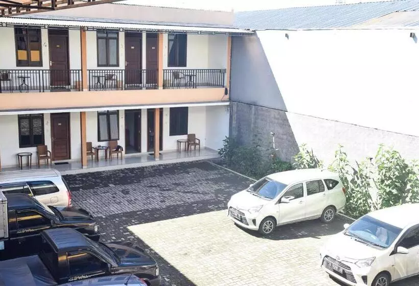 Motelli Reddoorz Near Alun Alun Wonosobo