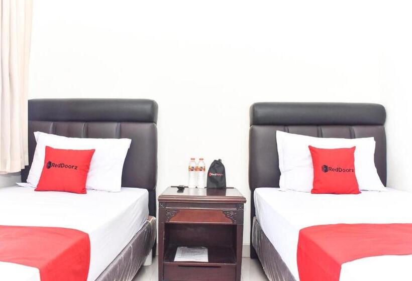 Motel Reddoorz Near Alun Alun Wonosobo