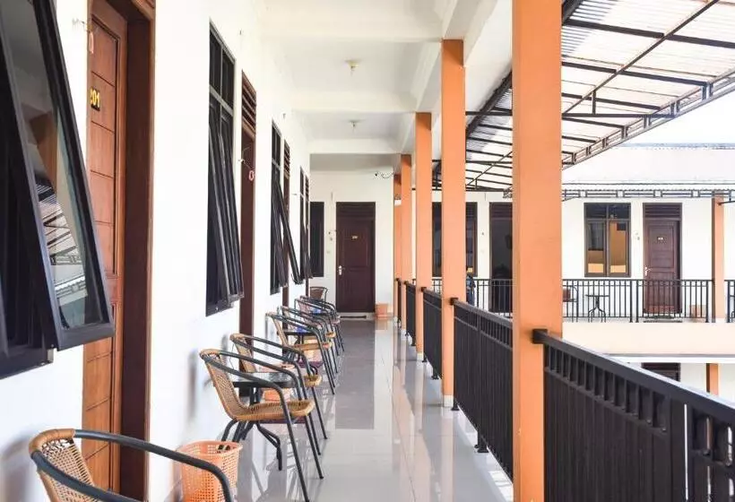 Motelli Reddoorz Near Alun Alun Wonosobo