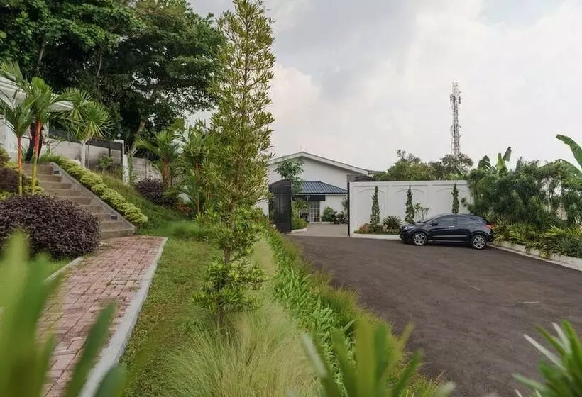 Majatalo Reddoorz Plus Near Exit Toll Puncak 2