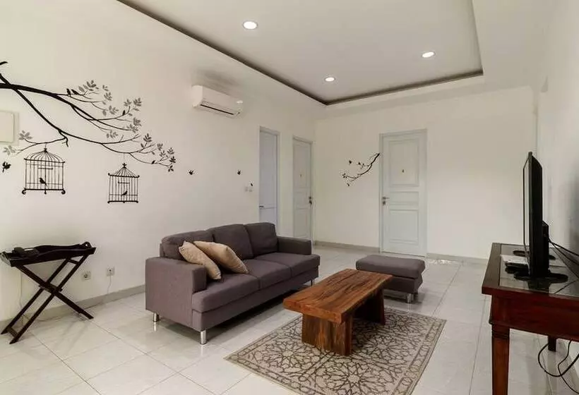 Majatalo Reddoorz Plus Near Exit Toll Puncak 2