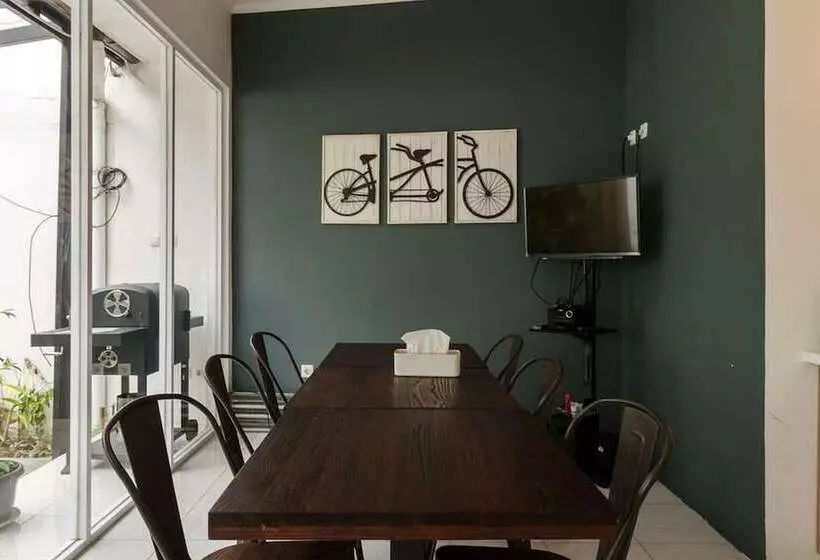 Majatalo Reddoorz Plus Near Exit Toll Puncak 2