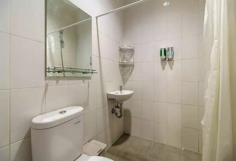 Majatalo Reddoorz Plus Near Exit Toll Puncak 2