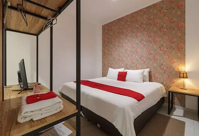 Majatalo Reddoorz Plus Near Exit Toll Puncak 2