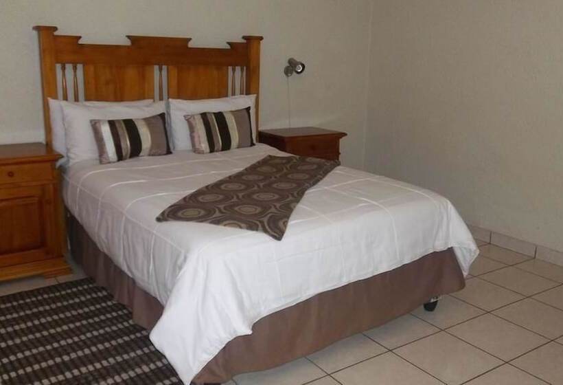 פנסיון Steenbok Lodge