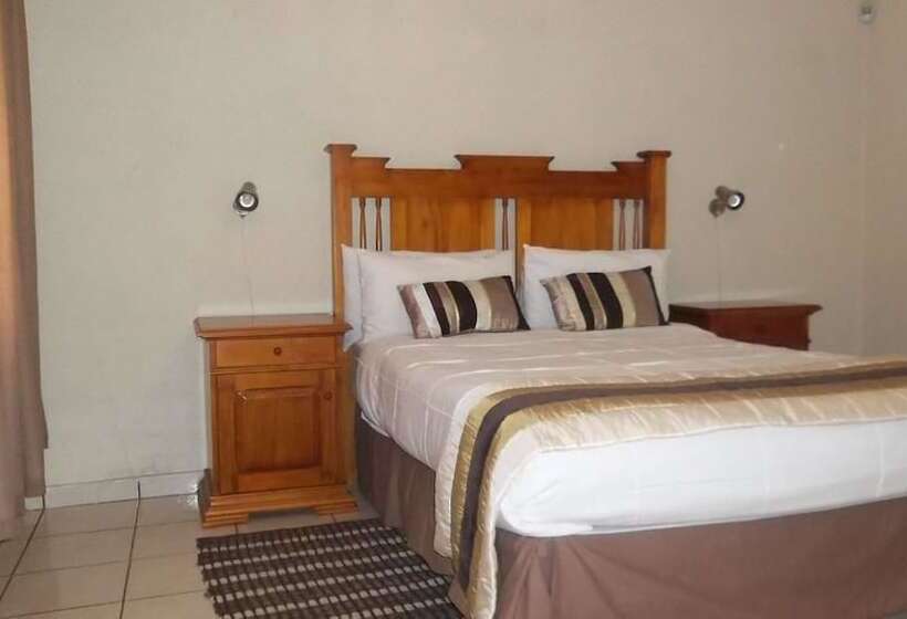 פנסיון Steenbok Lodge