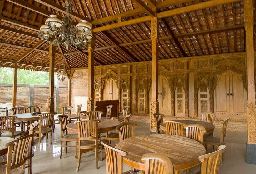 ホテル Reddoorz Plus @ Pancer Door Beach