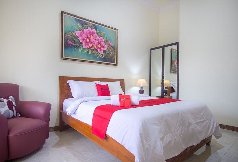 ホテル Reddoorz Plus @ Pancer Door Beach