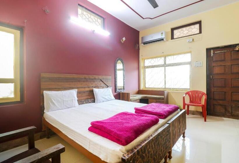 Hotel Spot On  Poonam