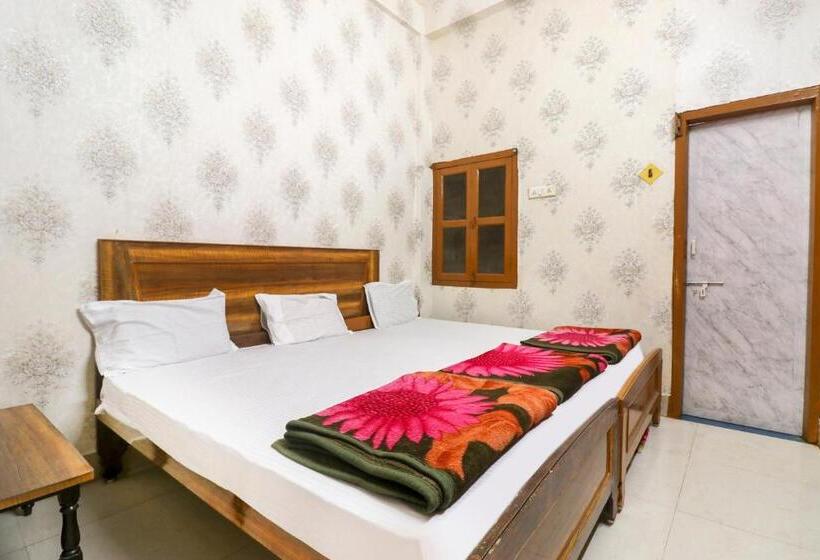 Hotel Spot On  Poonam