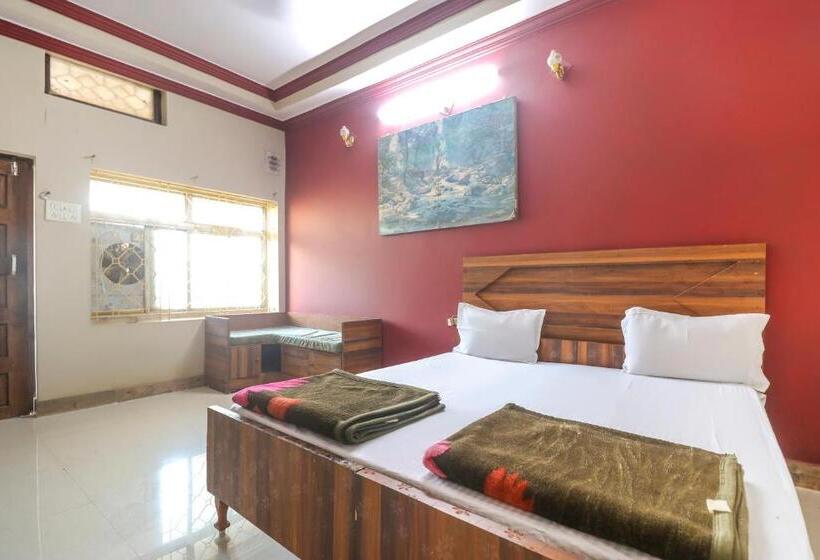 Hotel Spot On  Poonam