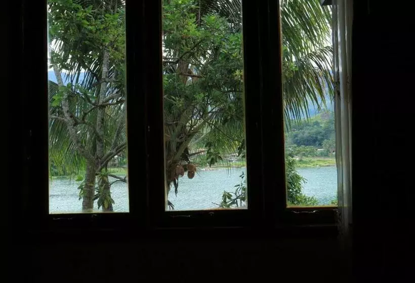 Majatalo Laster Jony S