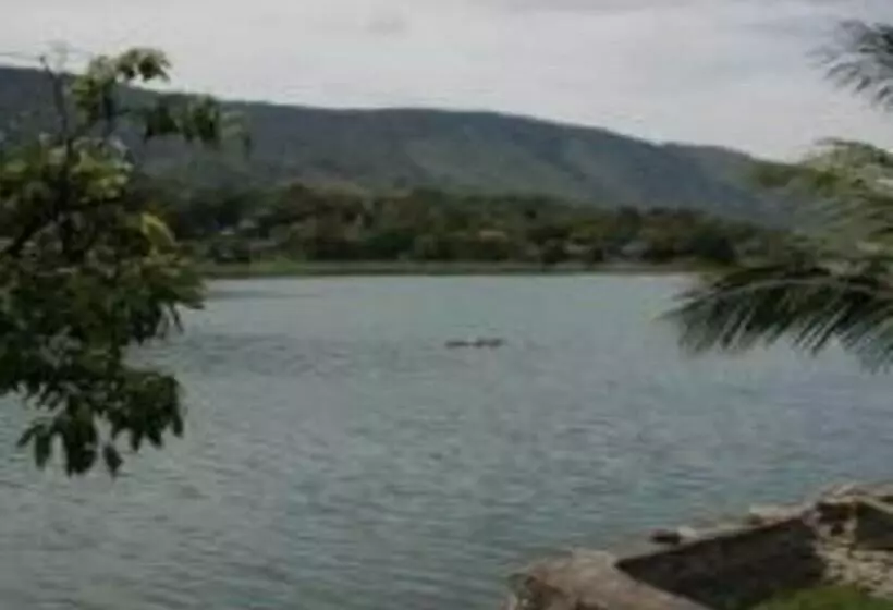 Majatalo Laster Jony S