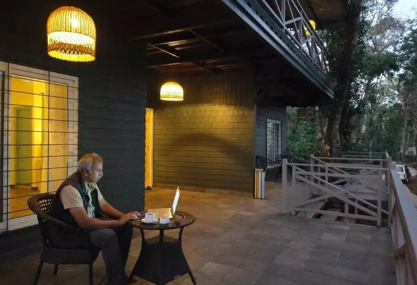 リゾートホテル Machaan Wilderness Lodge Nagarahole