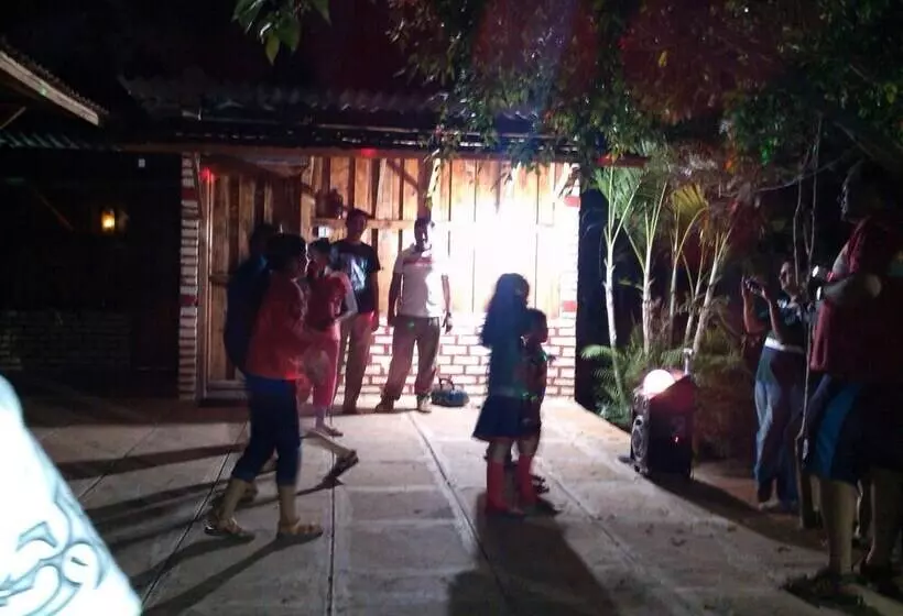 リゾートホテル Sadabahar Moments   Hostel