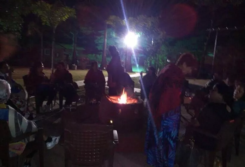 リゾートホテル Sadabahar Moments   Hostel