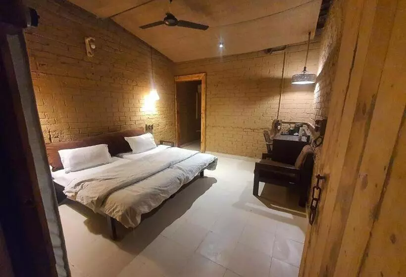 リゾートホテル Sadabahar Moments   Hostel