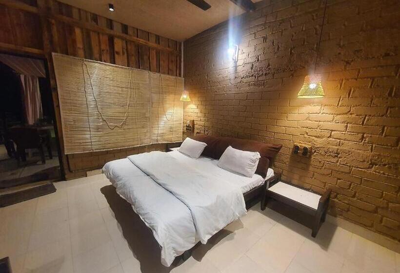 Resort Sadabahar Moments   Hostel