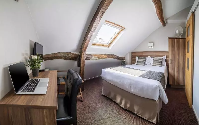 ホテル Chabrol Opera