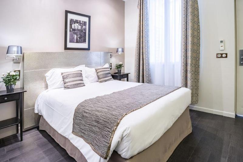 هتل Chabrol Opera