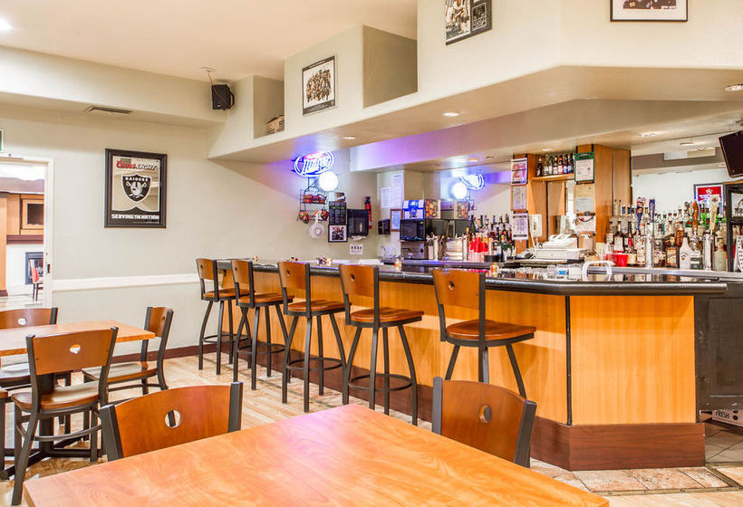 בית מלון כפרי Comfort Inn & Suites Oakland