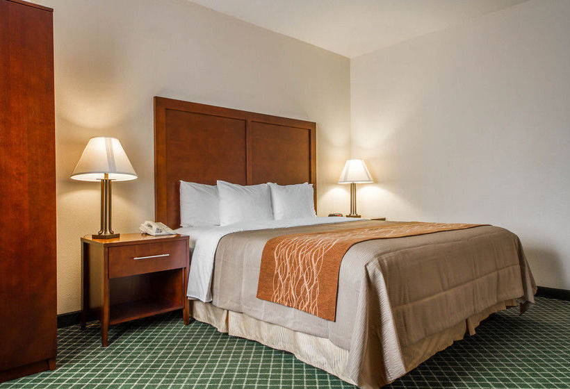 בית מלון כפרי Comfort Inn & Suites Oakland