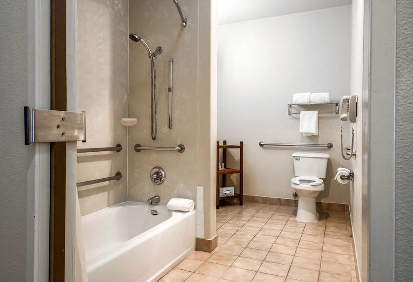 בית מלון כפרי Comfort Inn & Suites Oakland