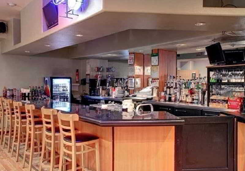 בית מלון כפרי Comfort Inn & Suites Oakland