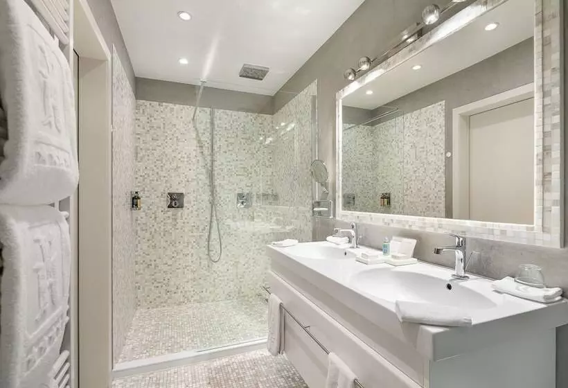 Отель Manoir Du Dragon