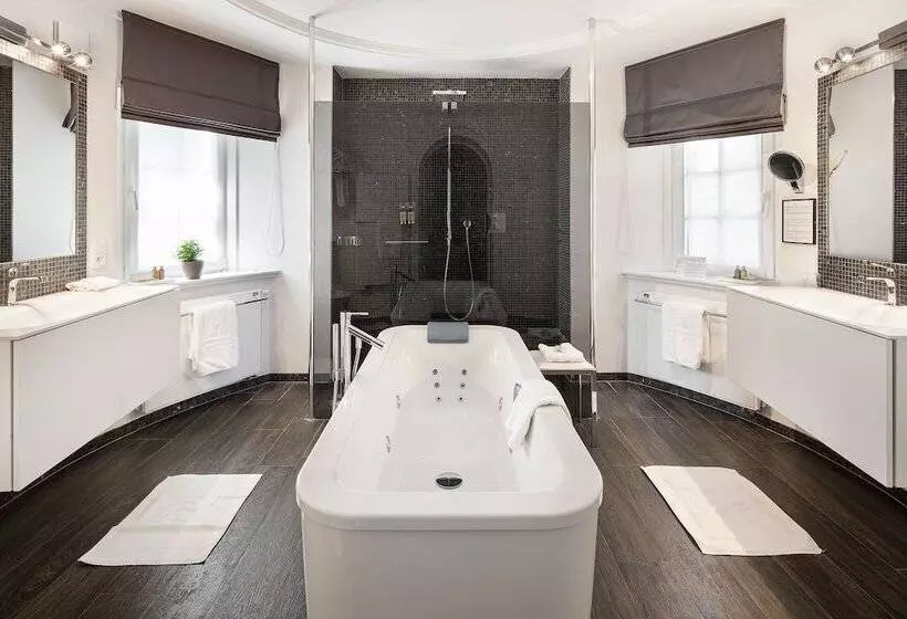 Отель Manoir Du Dragon